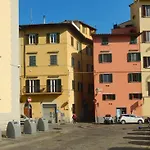 3 Master Bedrooms With Balcony On The River With Views