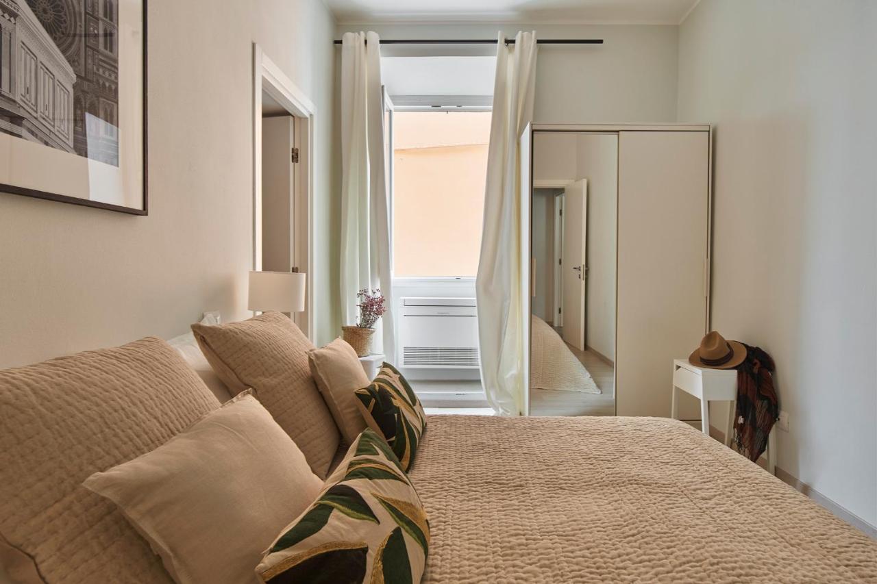 3 Master Bedrooms With Balcony On The River With Views * Florencia